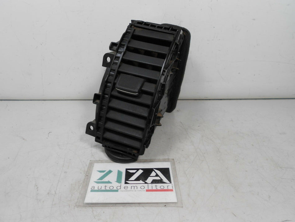 Bocchetta Aria Interna Destra Nissan Note 2010 68750-BH00A