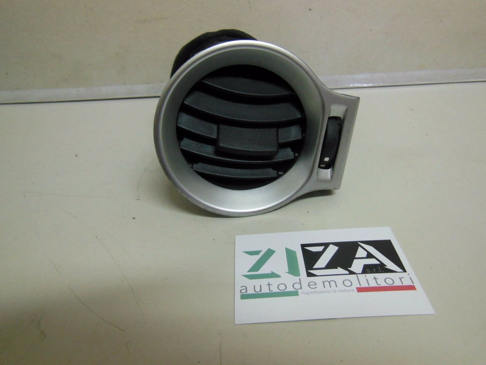Bocchetta Aria Esterna Destra Renault Koleos 68760-JY00A 68760-JY00B