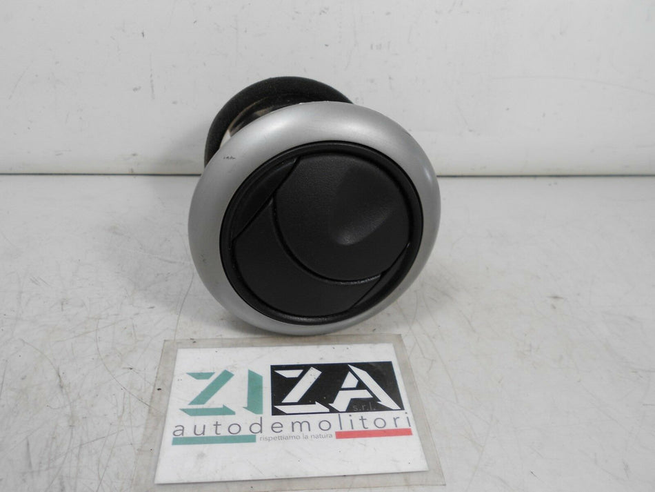 Bocchetta Aria Esterna Destra Nissan Note 2010 68761-BH00A