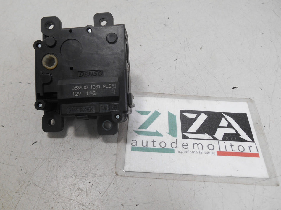 Motorino Ventola Abitacolo Toyota Yaris XP130 2014 063800-1981
