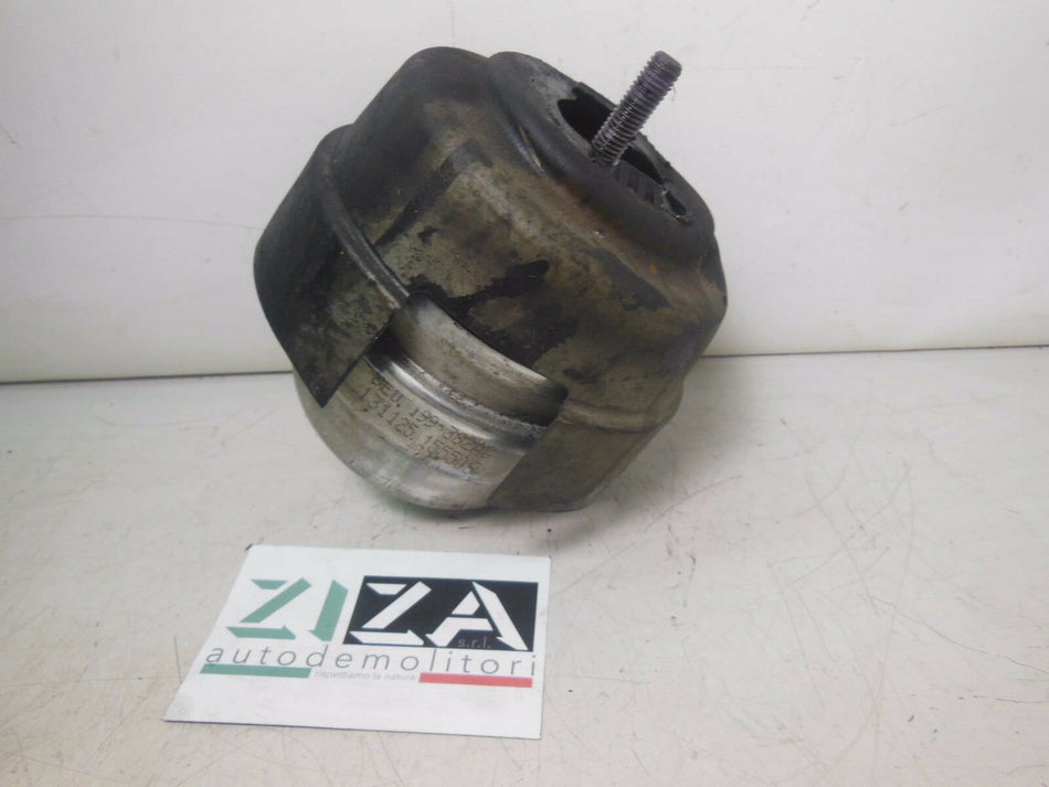 Supporto Motore Destro Audi A4 8E 2.0 140cv BPW 2007 8E0199382AC