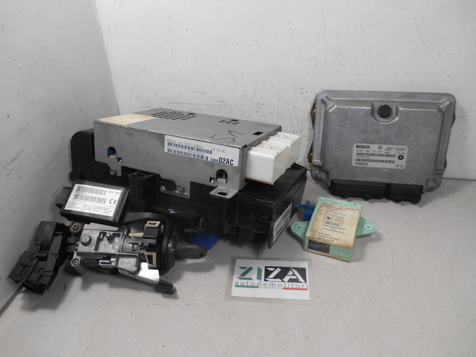 Kit Chiave ECU Chrysler Voyager 2.5 85kw VM69B 1998 P04686662AB 0281001768
