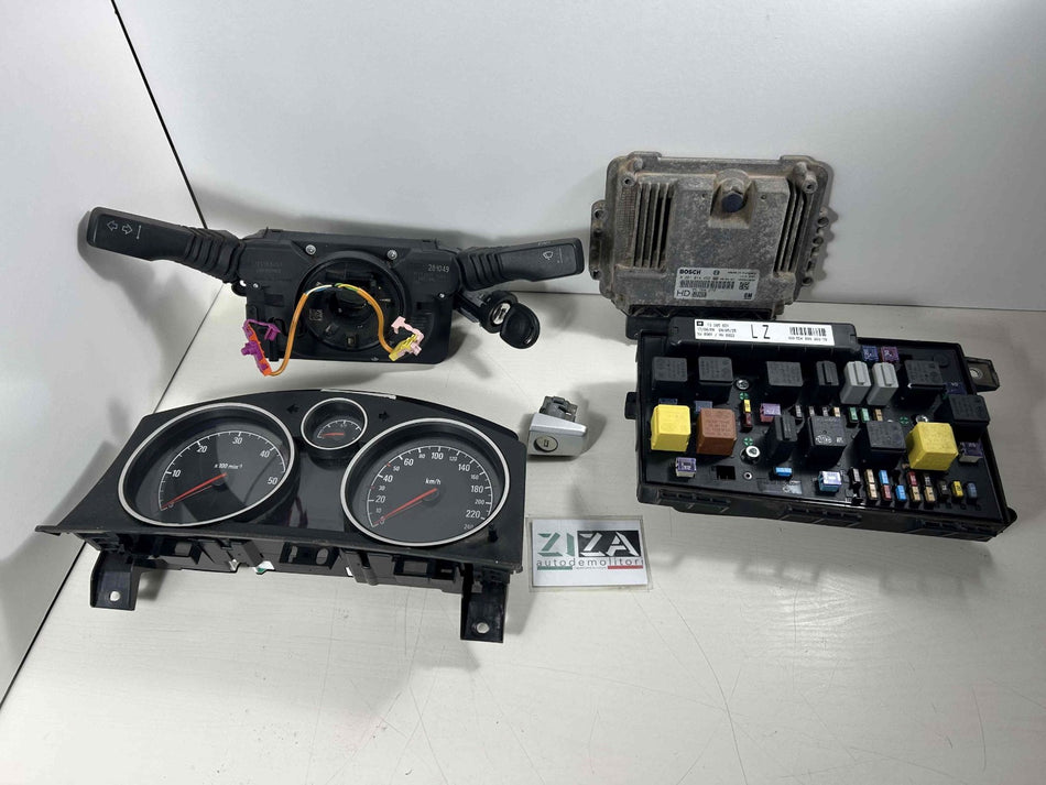 Kit Chiave ECU Opel Zafira B 1.9 CDTI 120cv Z19DT 2008 0281014452 55566279