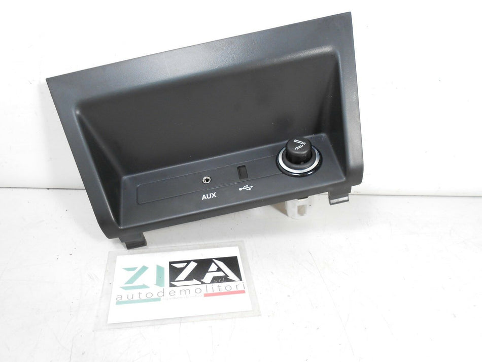 Presa Porta Ingresso AUX Accendisigari Skoda Fabia NJ 2018 6V0857367A 5Q0035724
