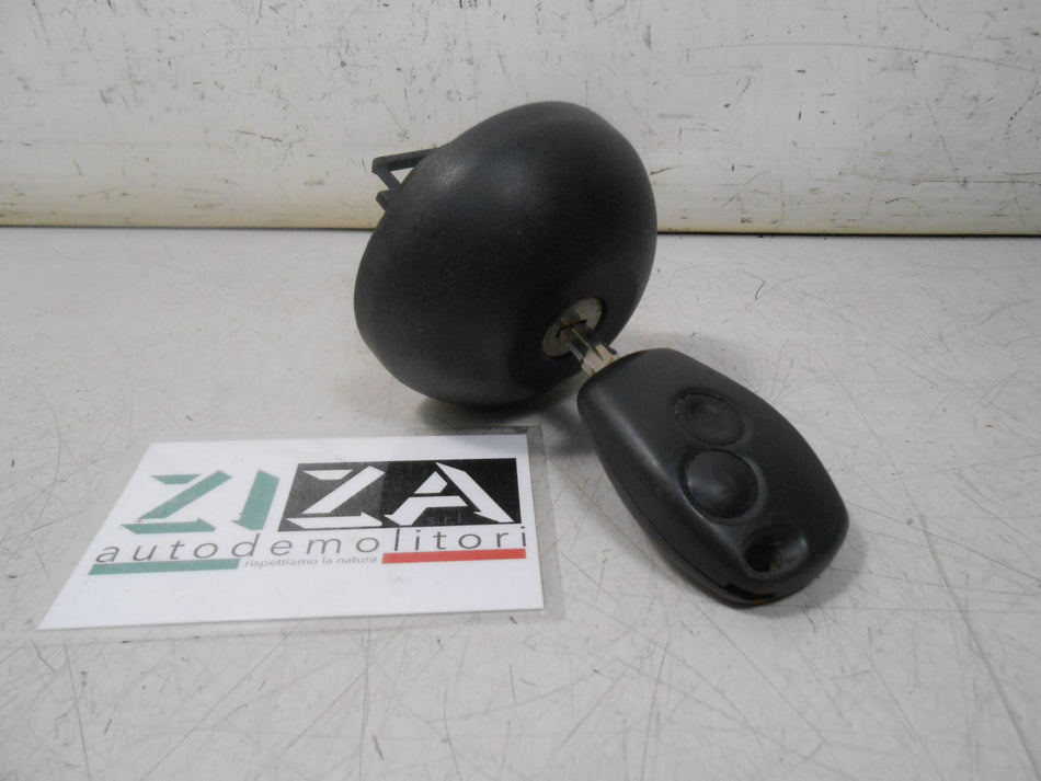 Tappo Serbatoio Carburante + Chiave Dacia Sandero II 2015