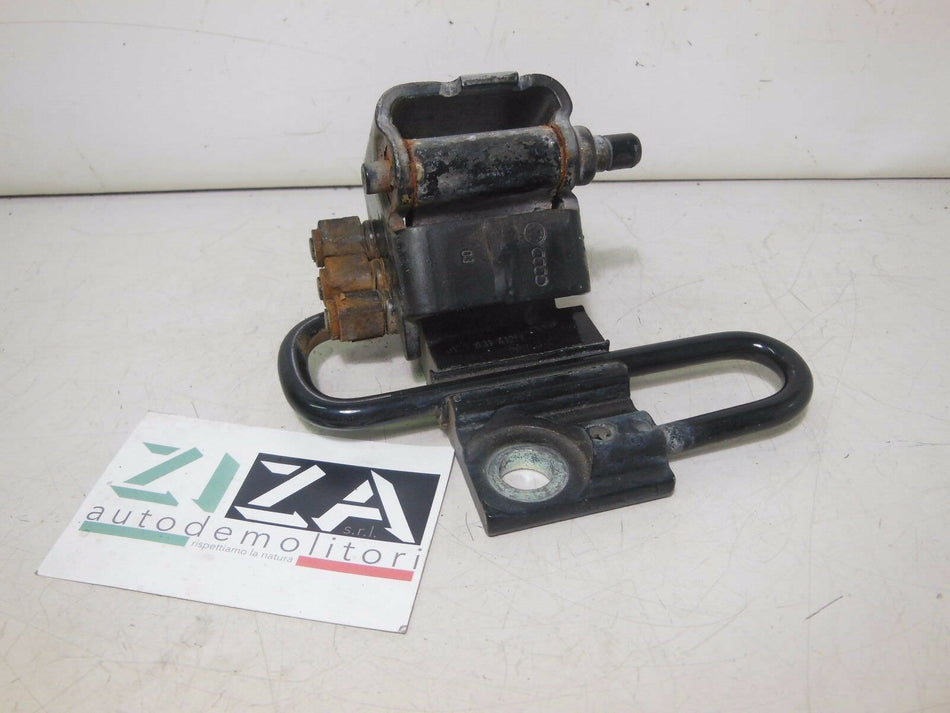 Cerniera Porta Anteriore Destra Audi A6 4F 2.7 132kw 180cv BPP 2006 8E0831412B