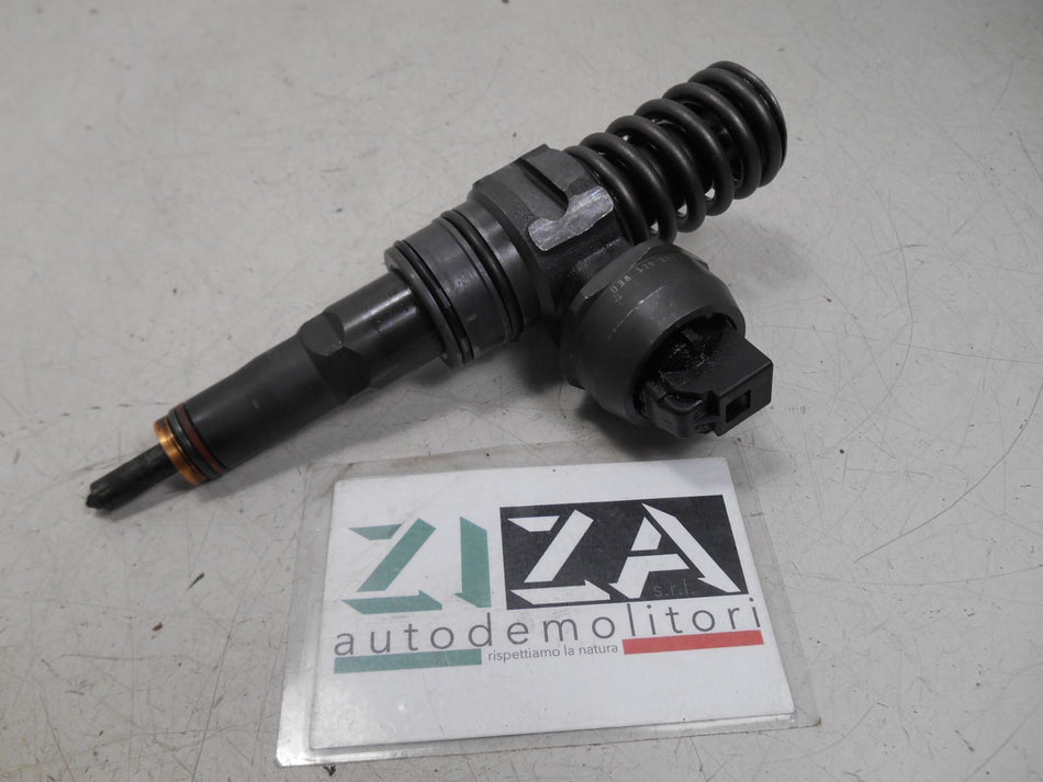 Iniettore Audi A4 B6 VW Passat 3BG 1.9 130cv AVF 2004 038130079AX 0986441504