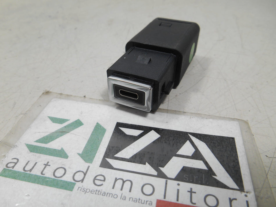 Presa Porta Ingresso USB Type-C Peugeot 208 II 2022 98313506DX 9831377180