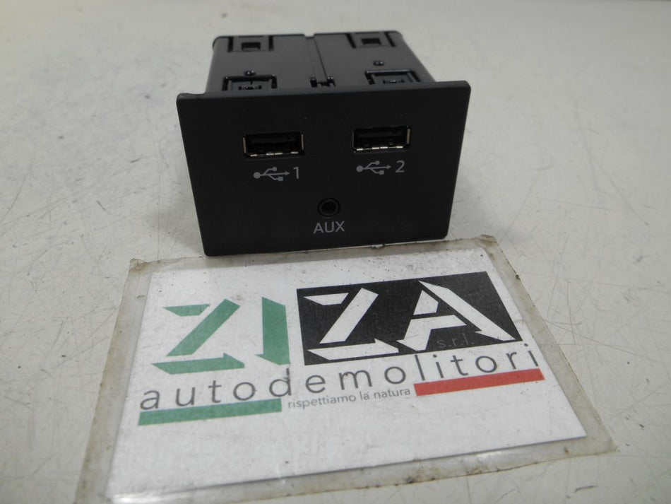 Presa Porta Ingresso USB + AUX Audi A6 C7 2016 81A035736