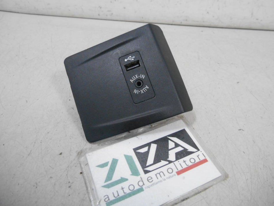 Presa Porta Ingresso AUX USB BMW F45 220i 2015 84.10-9266607-03
