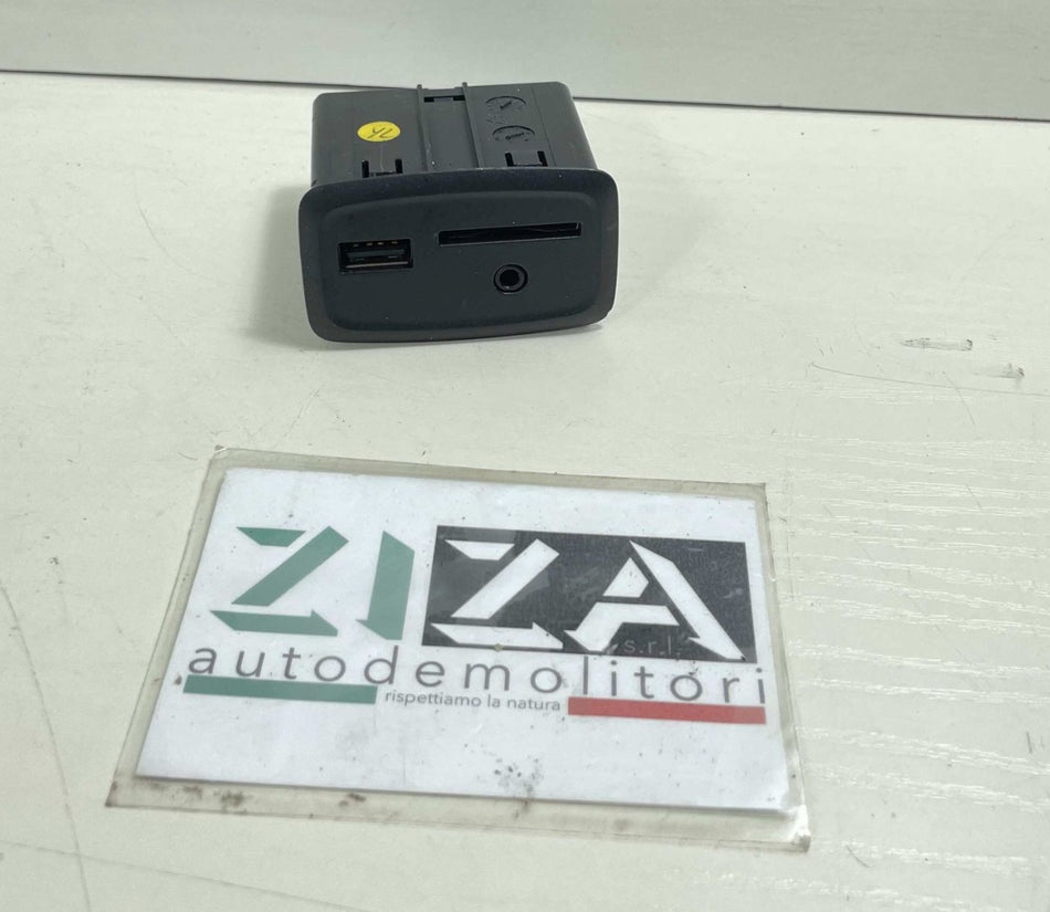 Presa Porta Ingresso AUX USB Scheda SD Renault Clio IV 2012 280237719R