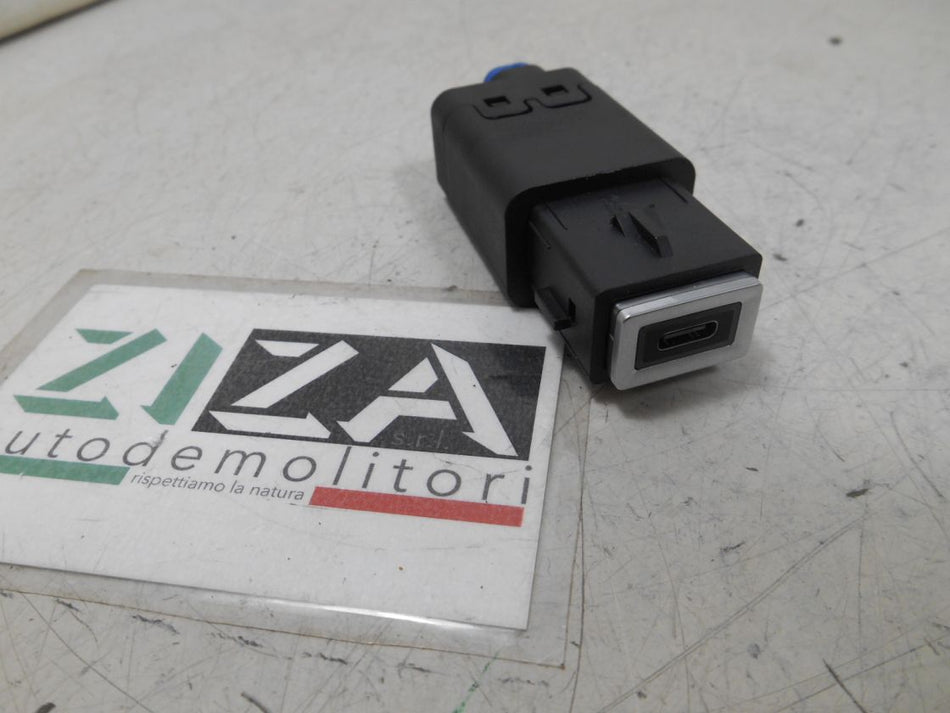Presa Porta Ingresso USB Type C Peugeot 208 II Res 2025 9848394780