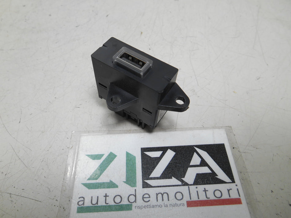 Presa Porta Ingresso USB Alfa Stelvio 2018 00505493820 50549382