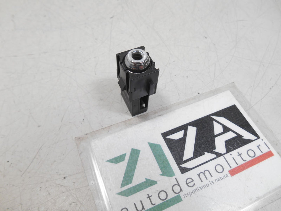 Presa Porta Ingresso AUX Peugeot Partner III 2019 9678249777