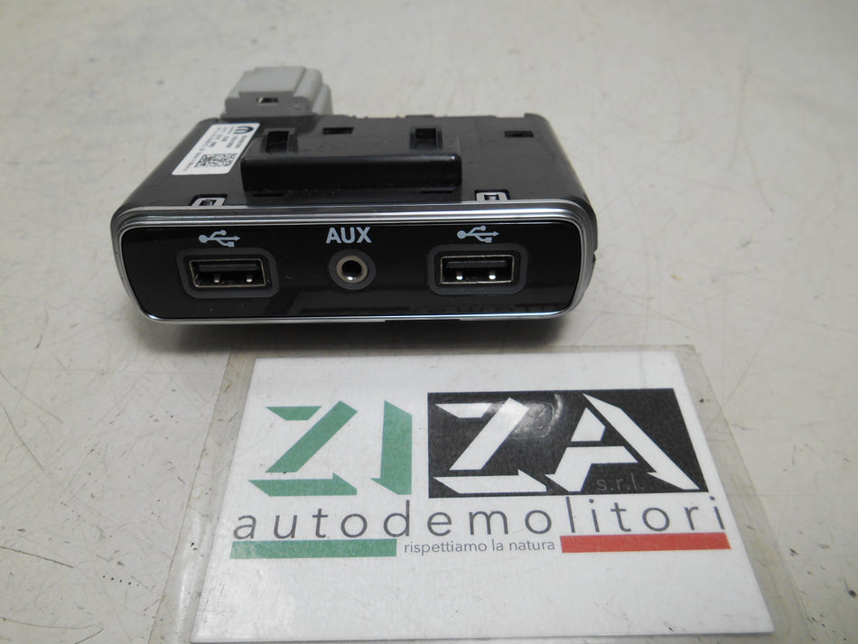 Presa Porta Ingresso AUX USB Alfa Stelvio 2018 01561439580