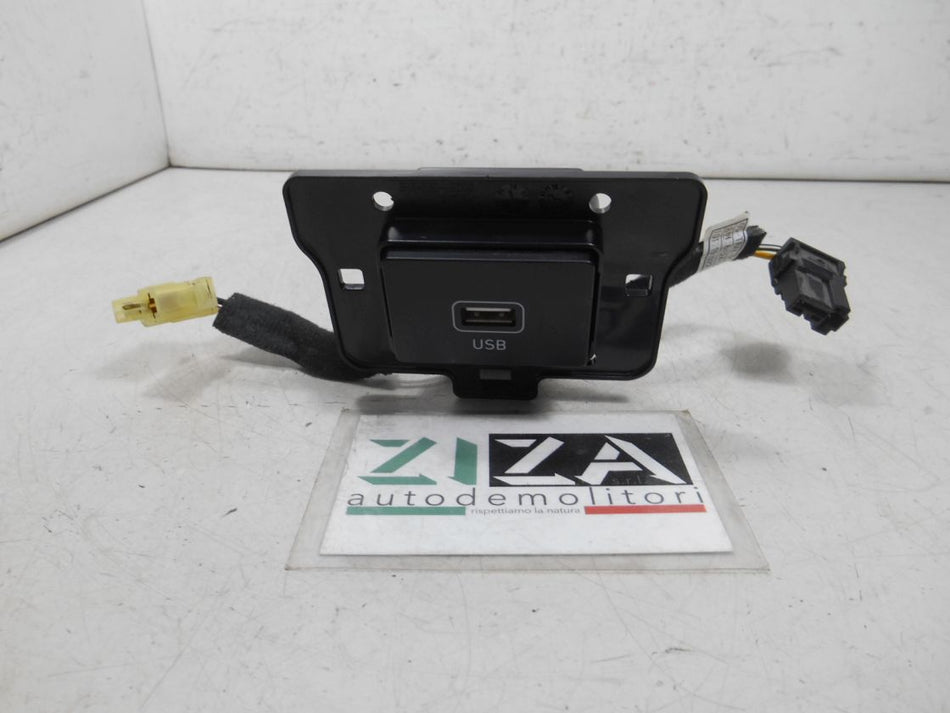 Presa Porta Ingresso USB Hyundai Kona OS 2019 96120-CM500 84624-J9000