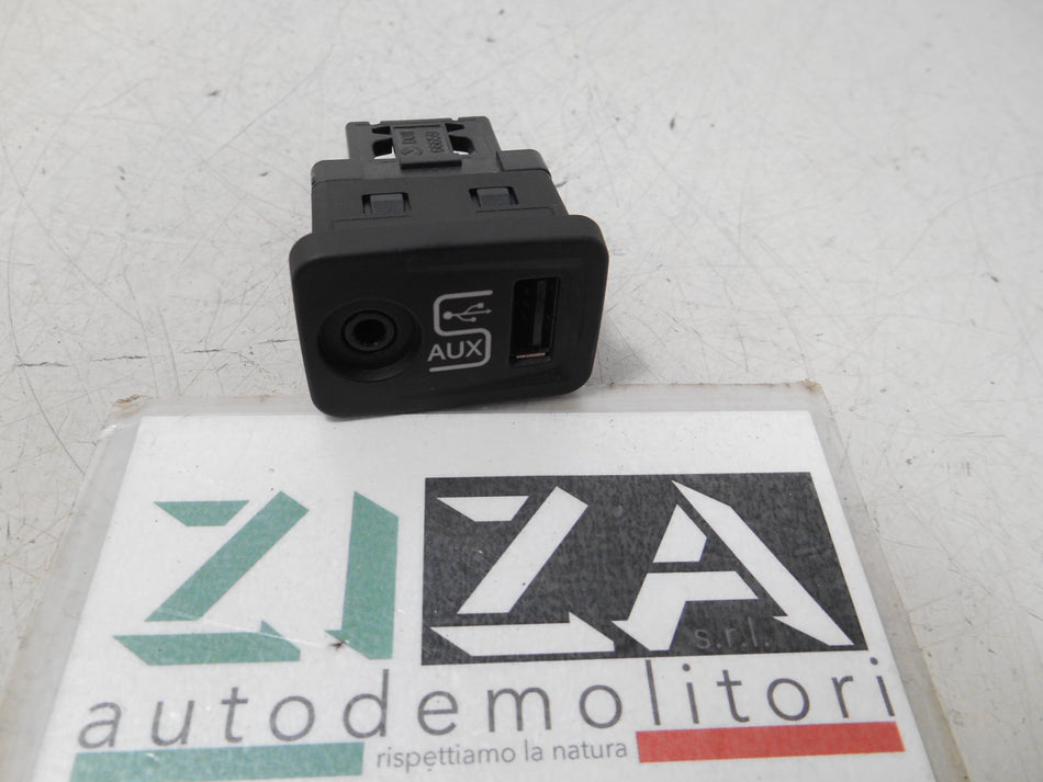 Presa Porta Ingresso AUX USB Alfa Giulietta 2011 156096934