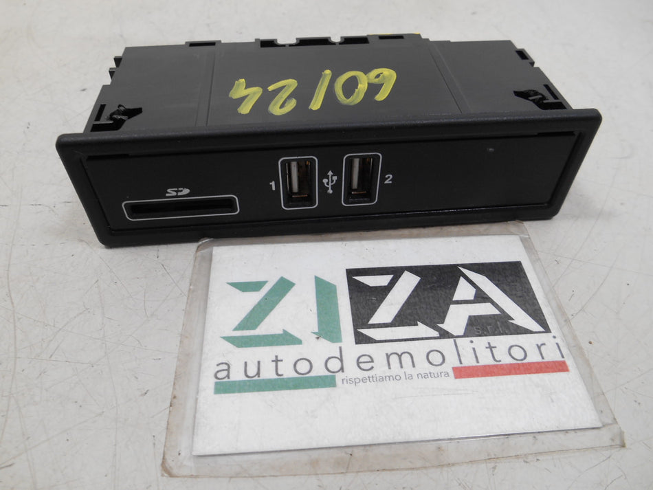 Presa Porta Ingresso USB Scheda SD Mercedes W205 2016 A2058200526