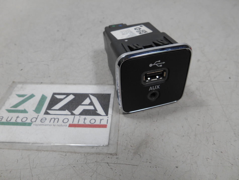 Presa Porta Ingresso AUX USB Jeep Compass II 2018 53223309