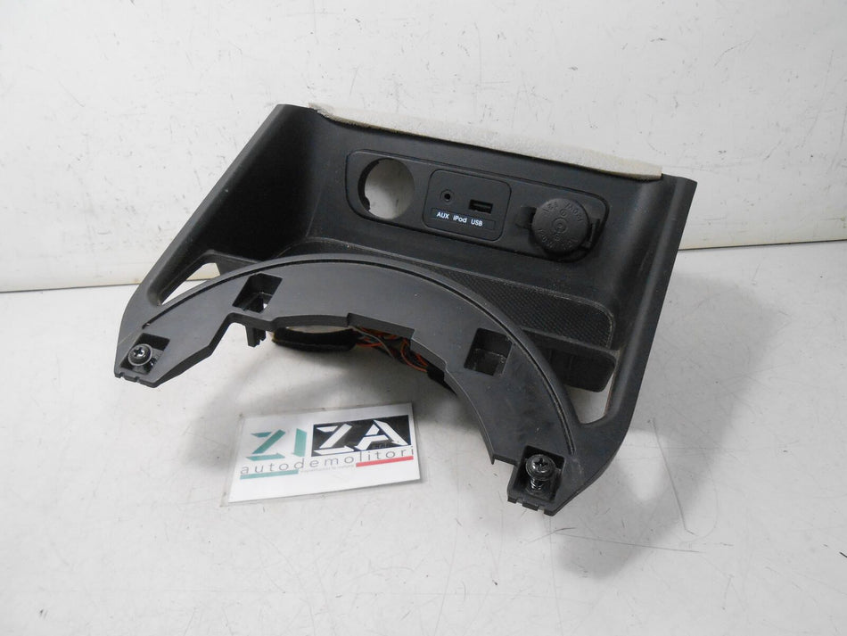 Presa Porta Ingresso AUX USB Kia Sportage SL 2011 96110-3W000 84633-3U020
