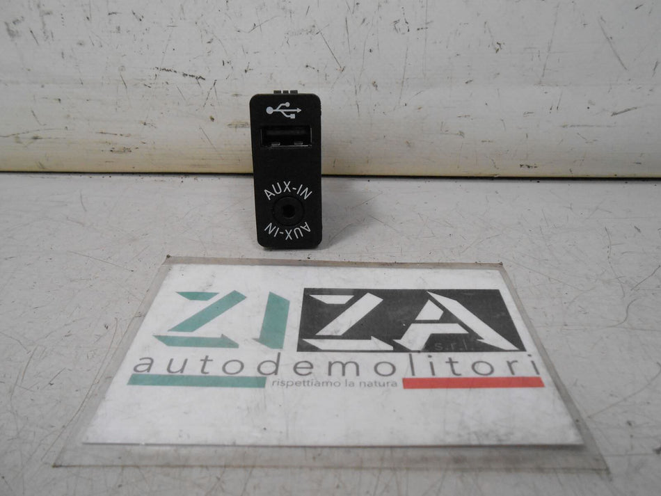 Presa Porta Ingresso AUX USB BMW F30 F20 2015 9229246