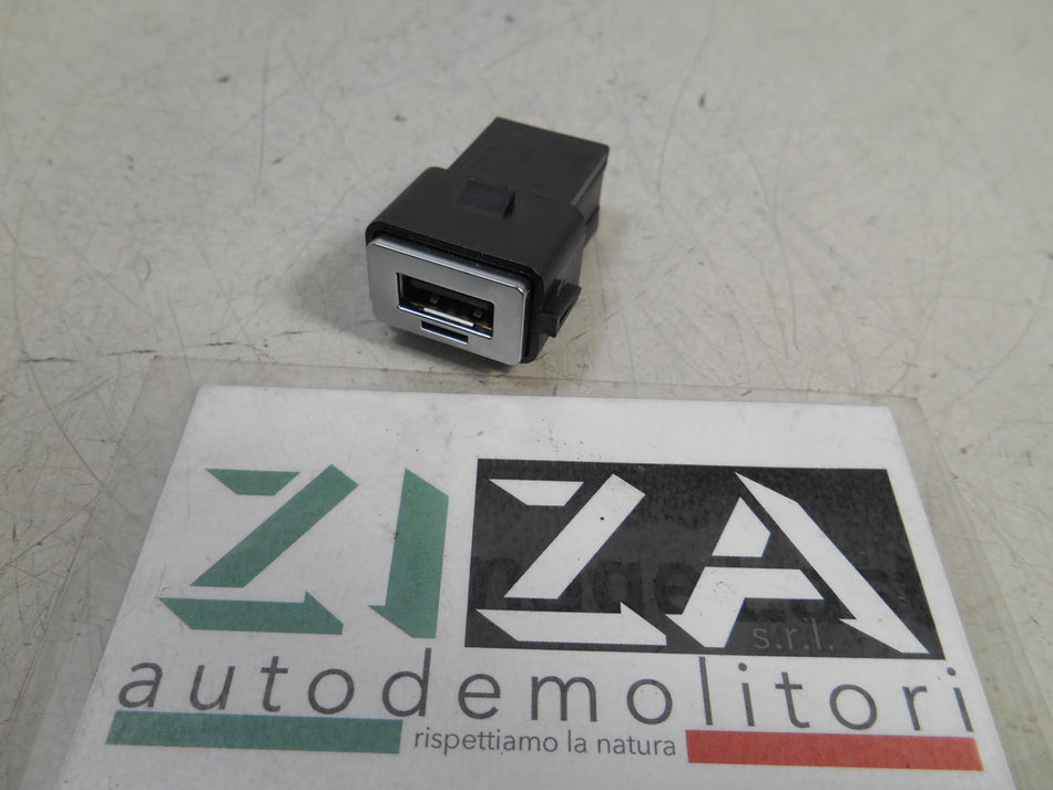 Presa Porta Ingresso USB Volvo V40 2017 / Volvo V60 8M5T-19A164-VA