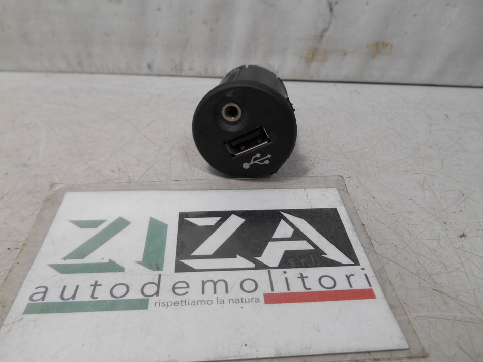 Presa Porta Ingresso AUX USB Nissan Qashqai J10 2010 28023-BH00A