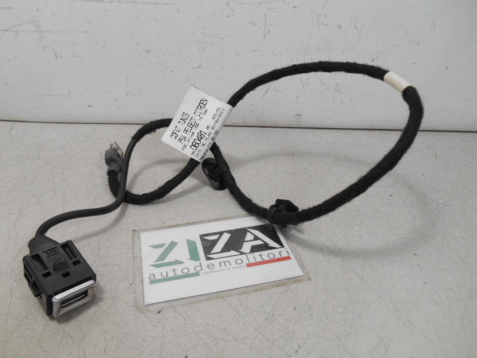 Presa Porta Ingresso USB Cavo Peugeot 308 II 2015 9806048180
