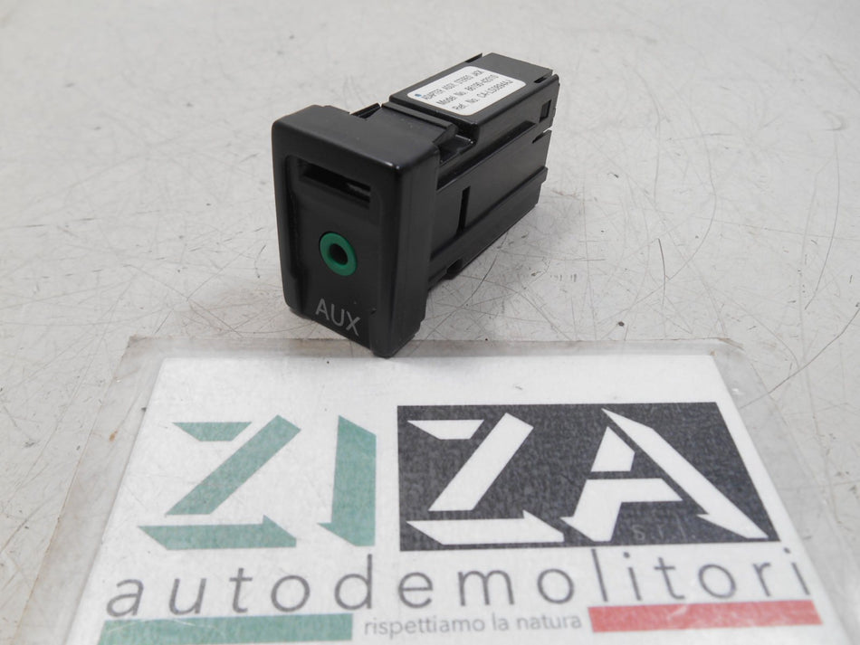 Presa Porta Ingresso AUX Toyota Rav4 XA30 2011 86190-42010