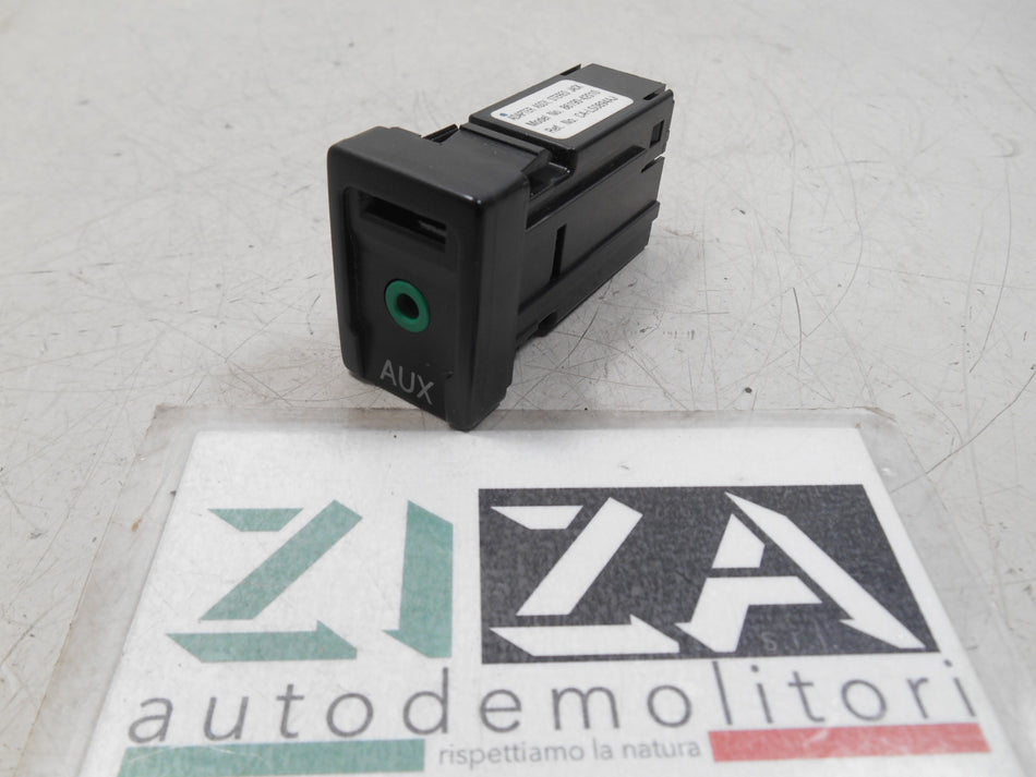 Presa Porta Ingresso AUX Toyota Rav4 XA30 2011 86190-42010
