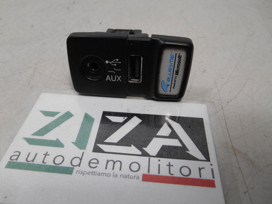Presa Porta Ingresso AUX USB Fiat Punto Evo 2011 735531771